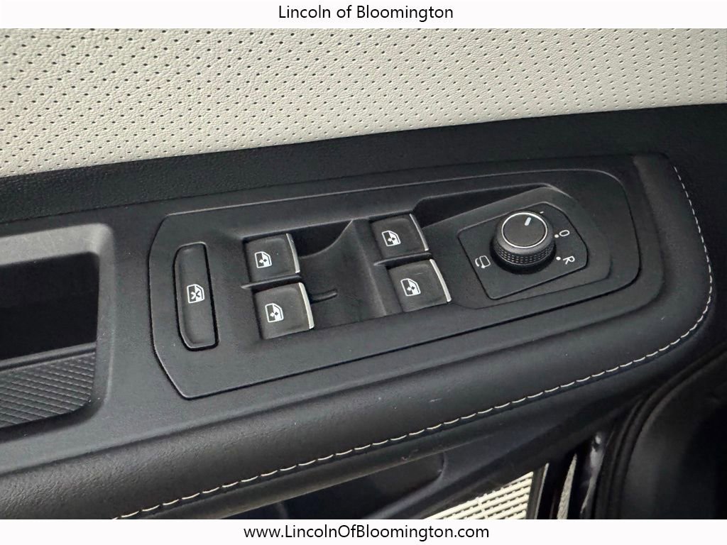 Used 2025 Volkswagen Atlas Cross Sport SEL Premium R-Line image 44