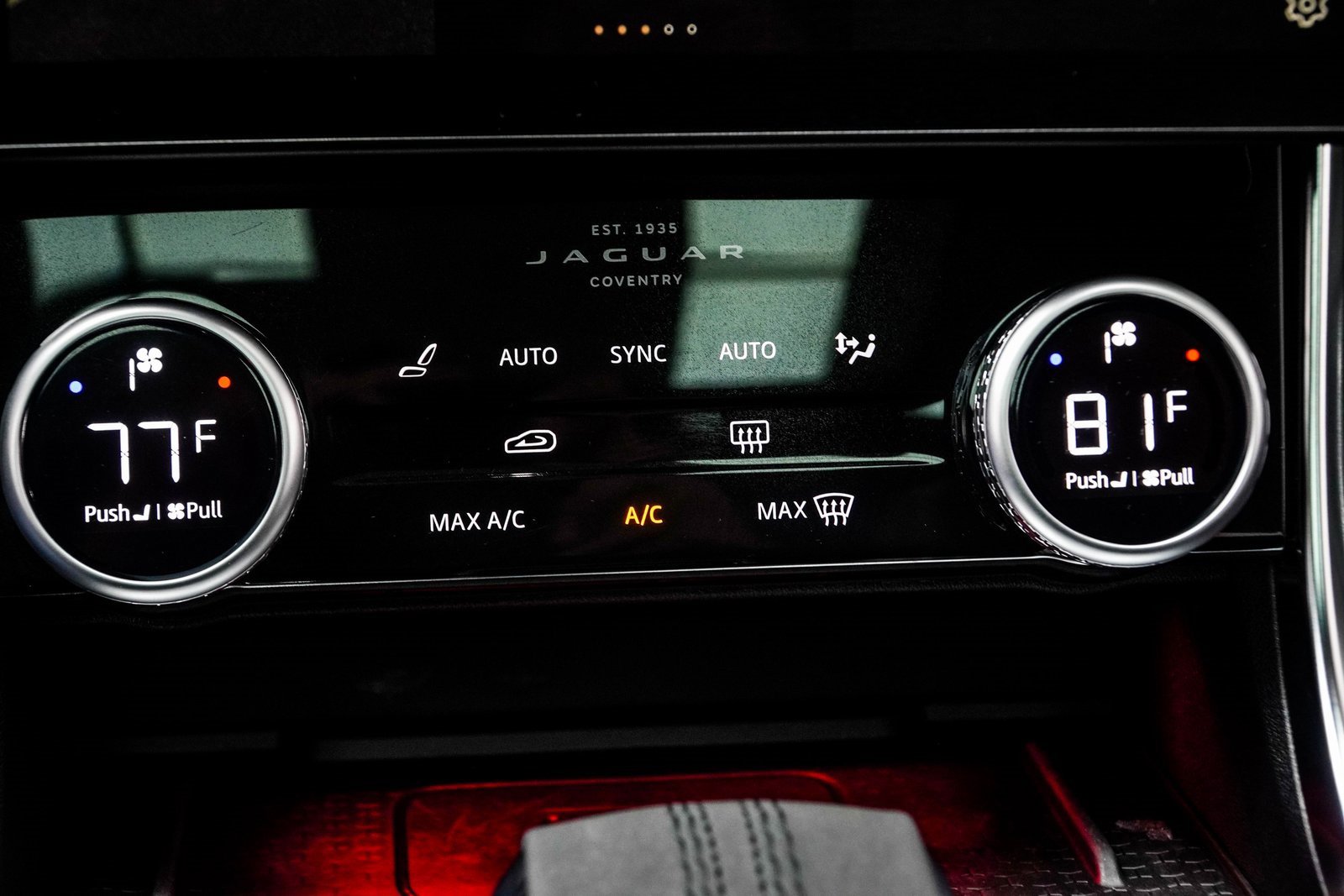 Used 2024 Jaguar XF R-Dynamic SE image 22