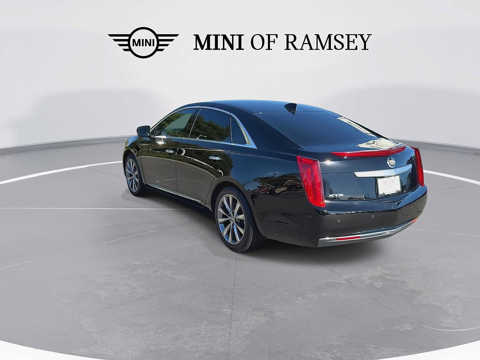 Used 2015 Cadillac XTS w/ Rear Seat Comfort Package FWD image 6