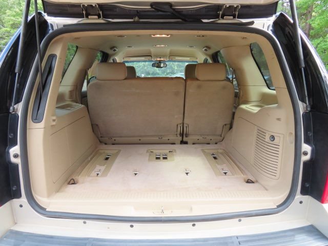 Used 2008 GMC Yukon SLT w/ SLT Preferred Equipment Group AWD/4WD image 9