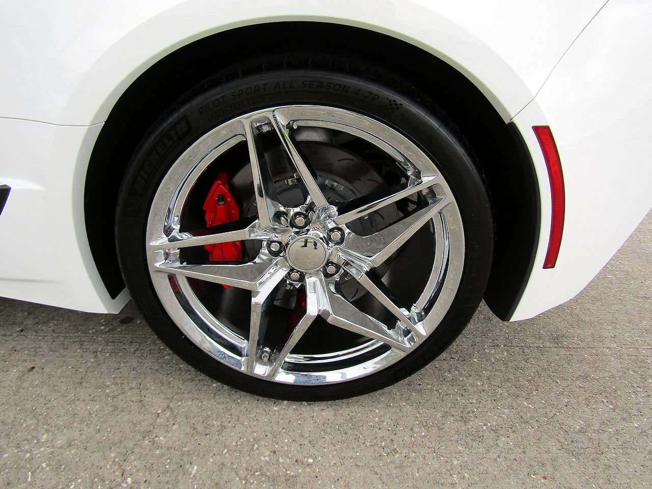 Used 2018 Chevrolet Corvette Grand Sport RWD image 23
