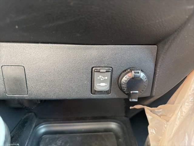 Used 2016 Toyota RAV4 LE FWD image 18