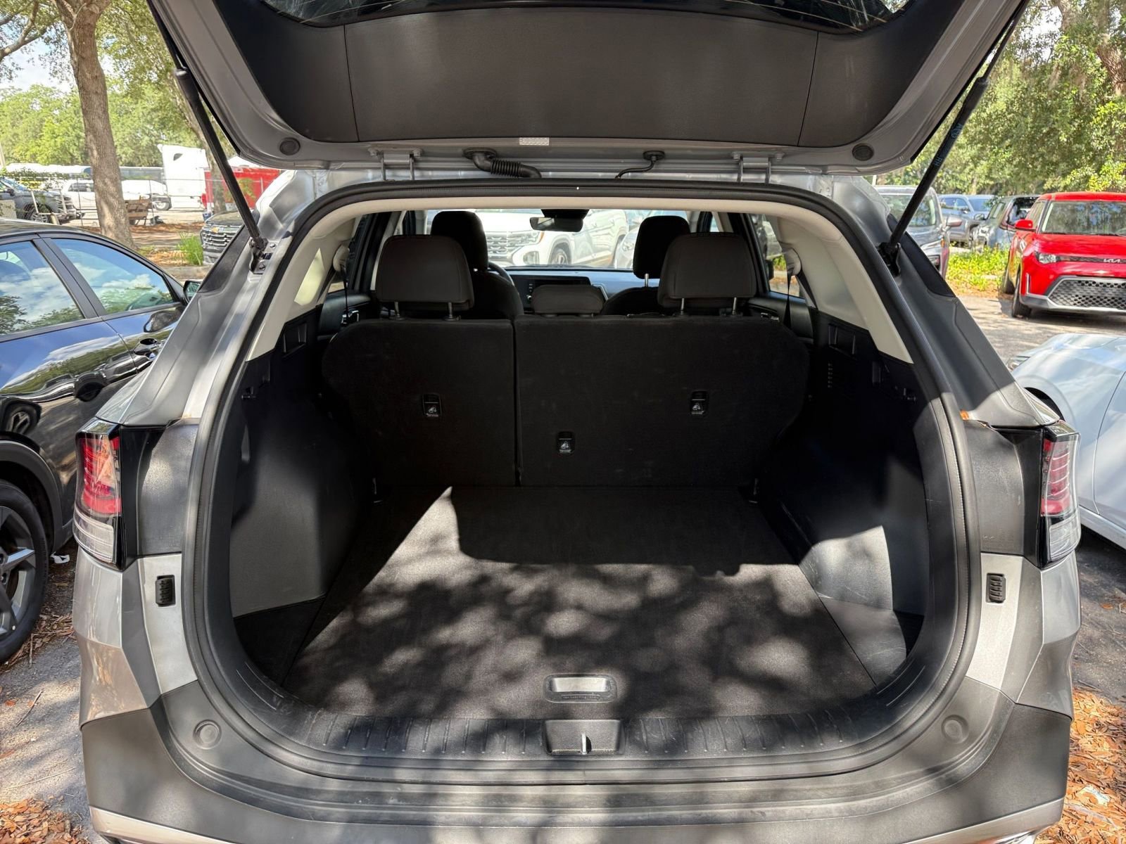 Used 2025 Kia Sportage LX FWD image 29