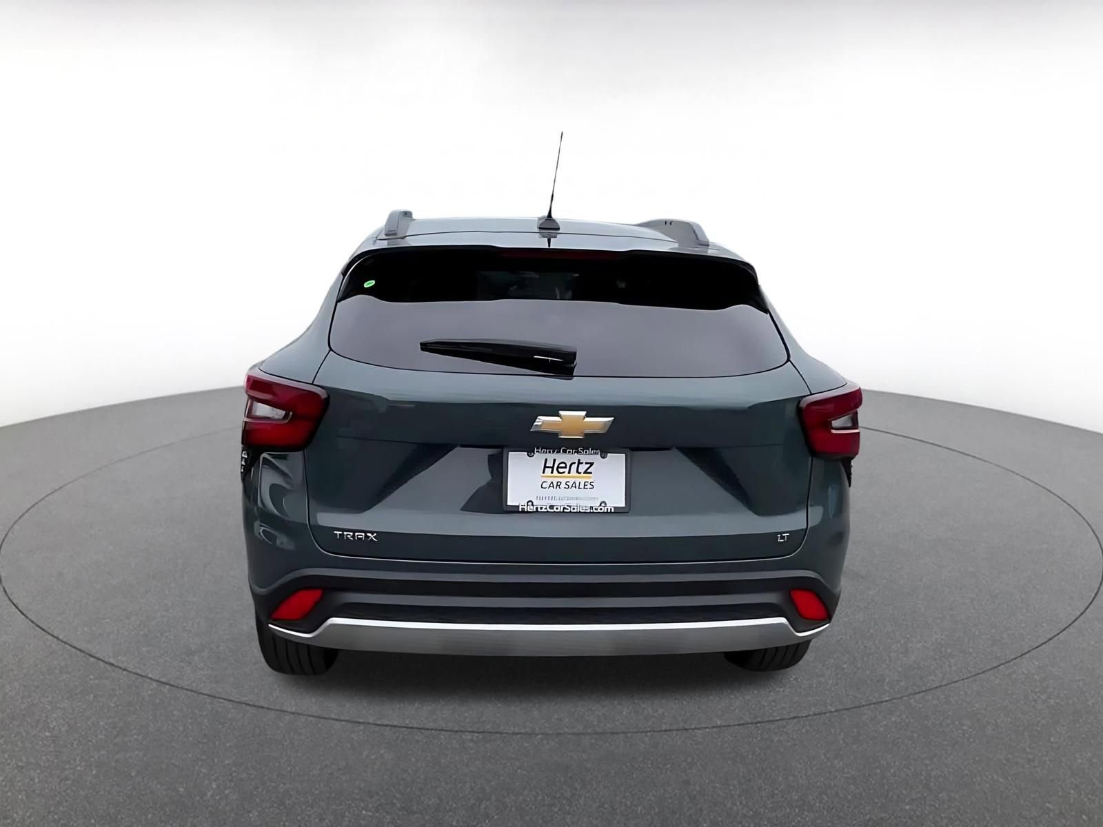 Used 2025 Chevrolet Trax LT FWD image 12