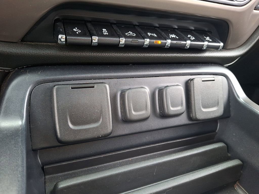 Used 2016 GMC Sierra 1500 Denali w/ Denali Ultimate Package image 26