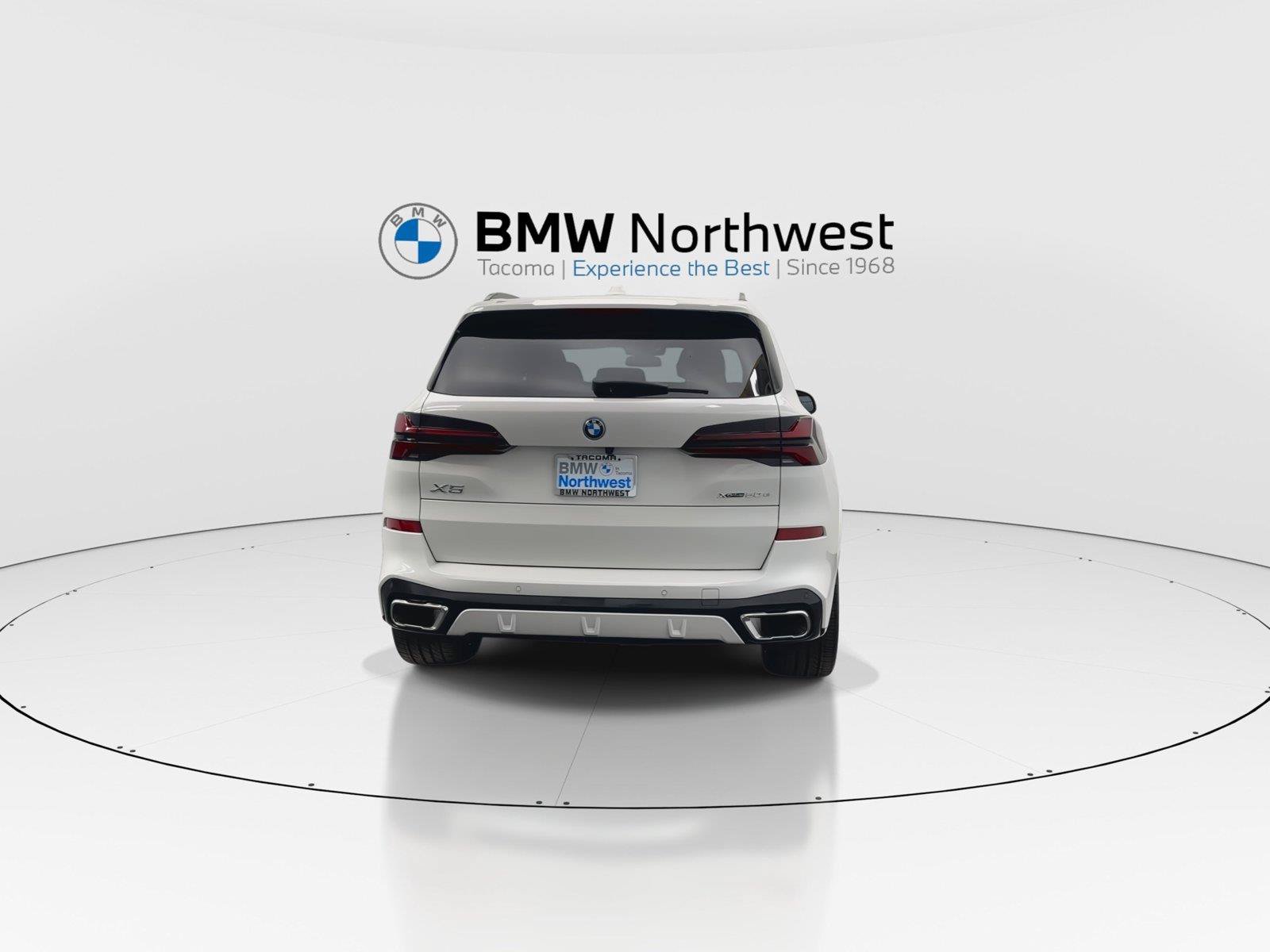 Used 2024 BMW X5 xDrive50e w/ M Sport Package AWD/4WD image 2