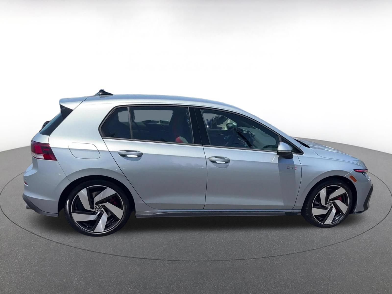 Used 2026 Volkswagen Golf S FWD image 12
