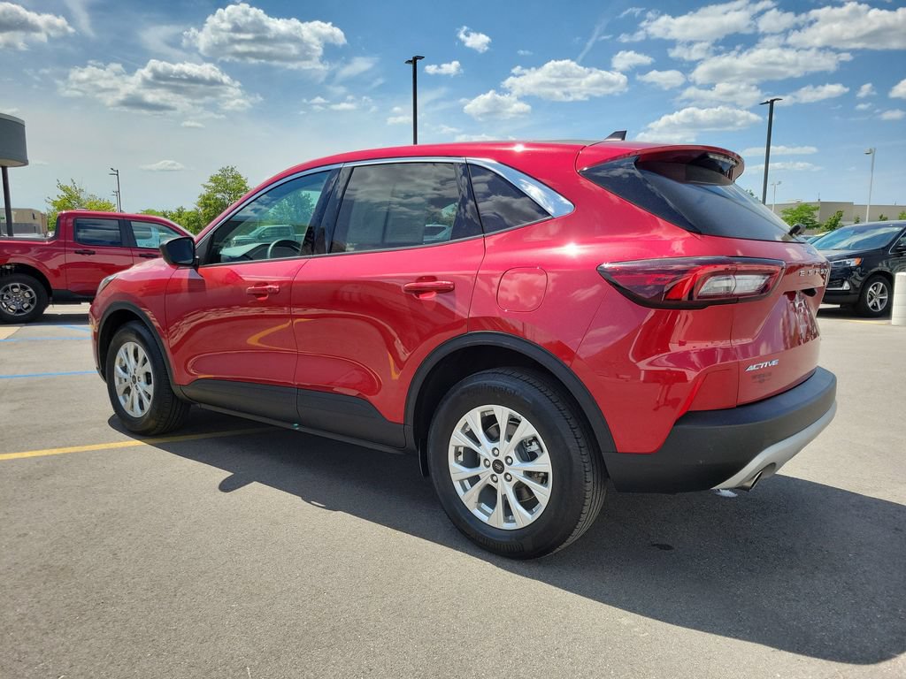 Used 2023 Ford Escape Active AWD/4WD image 3