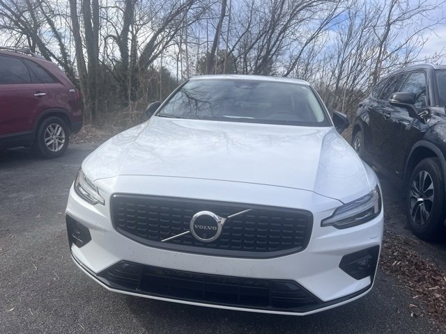 Used 2024 Volvo S60 B5 Plus w/ Climate Package image 5