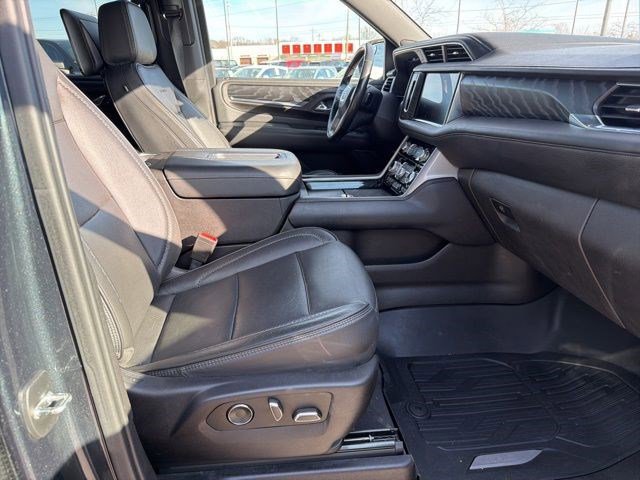 Used 2021 GMC Yukon Denali w/ Denali Premium Package image 22