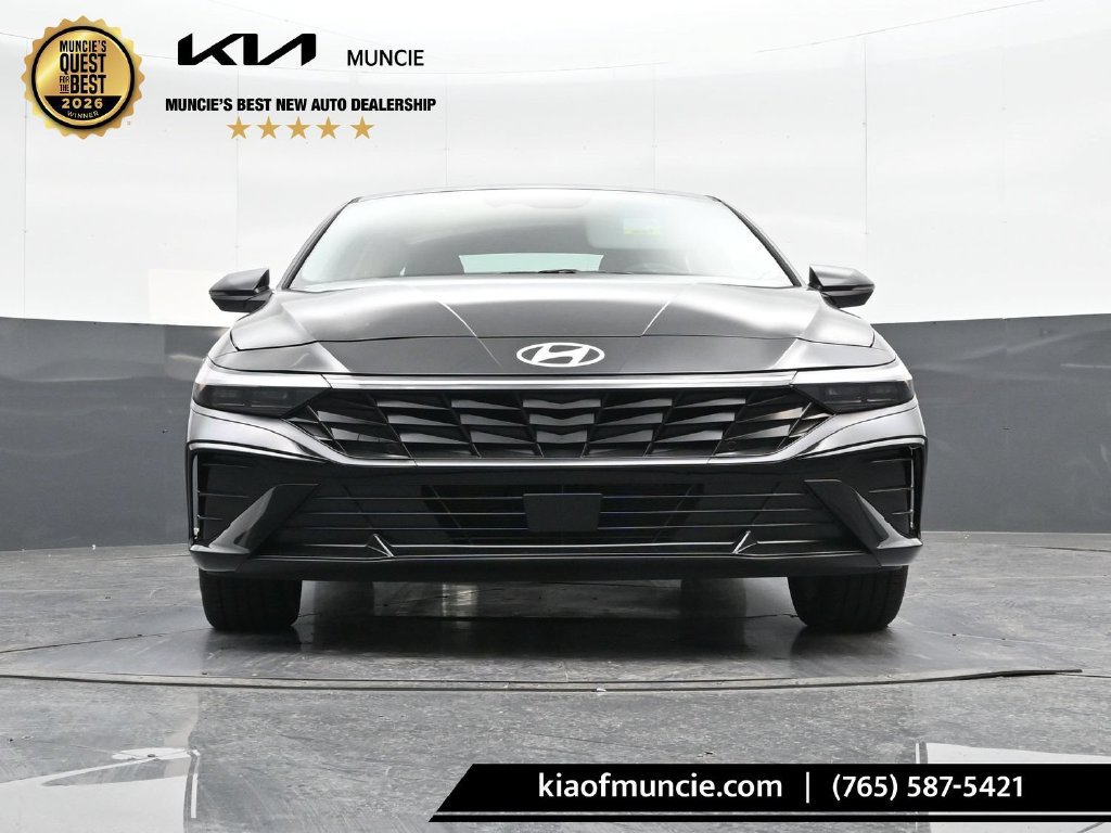 Used 2025 Hyundai Elantra Limited w/ Cargo Package FWD image 41