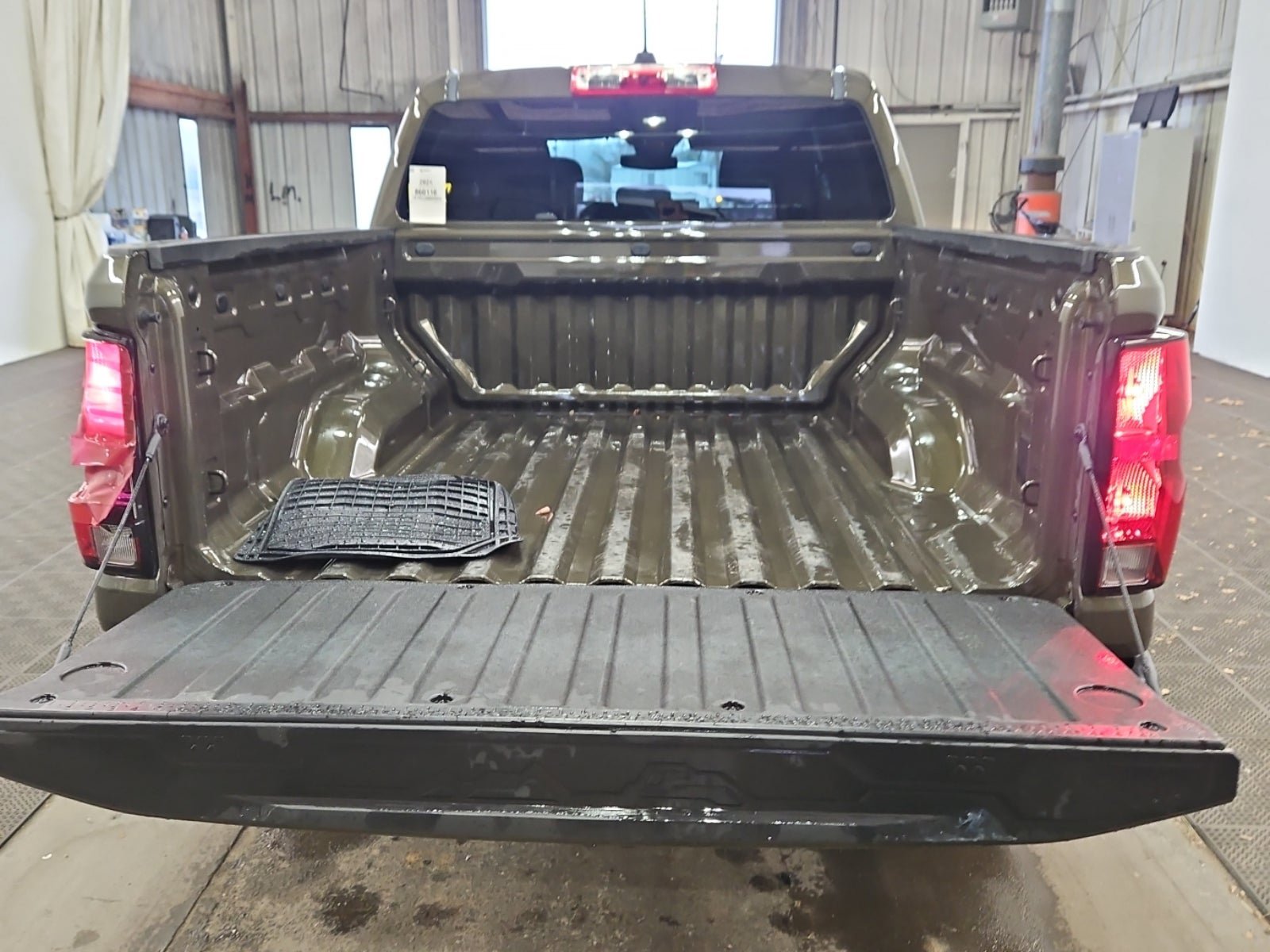 Used 2024 Chevrolet Colorado W/T image 14