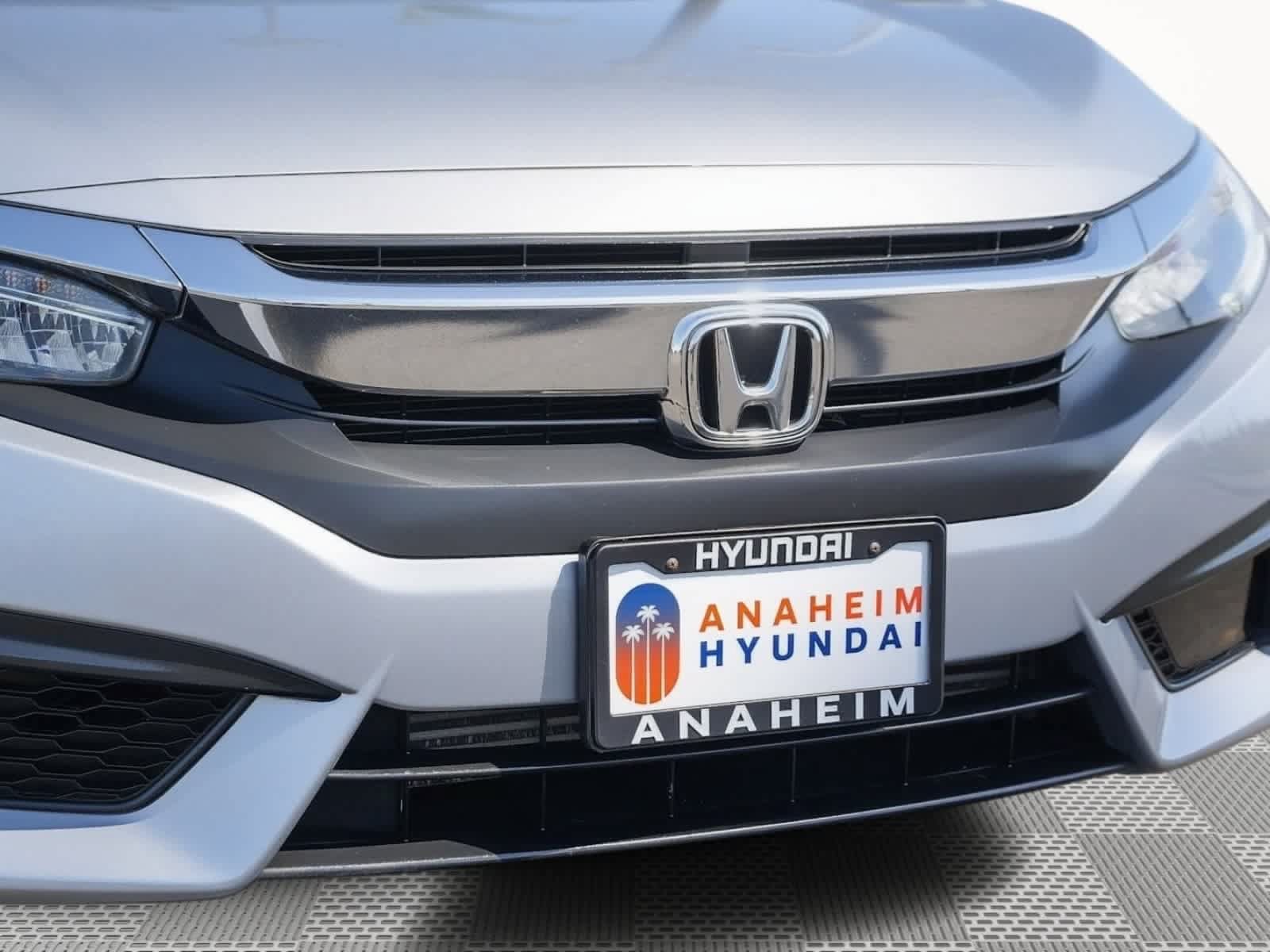 Used 2018 Honda Civic Touring image 26