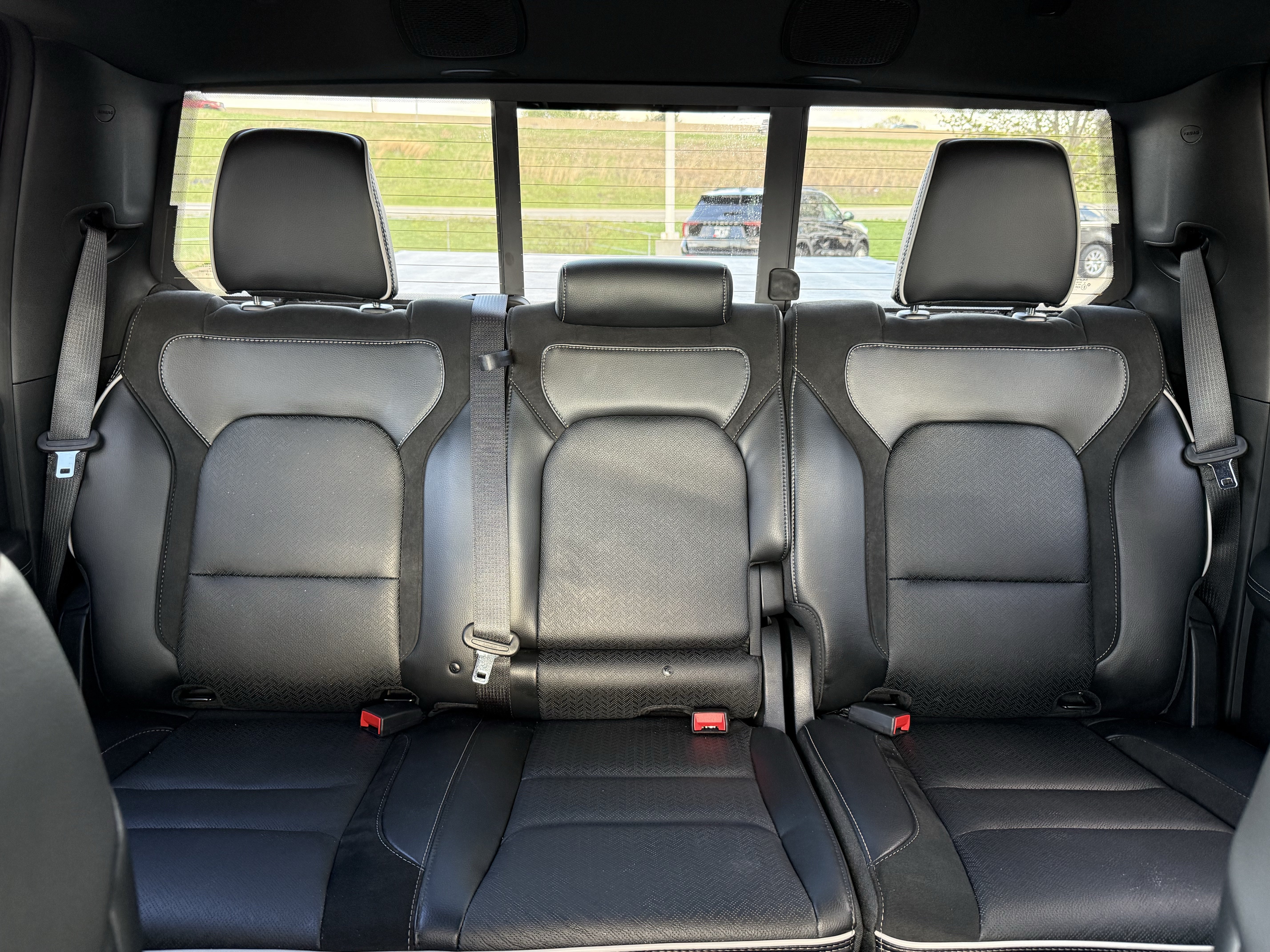 Used 2025 RAM 1500 Laramie w/ Sport Appearance Package AWD/4WD image 9