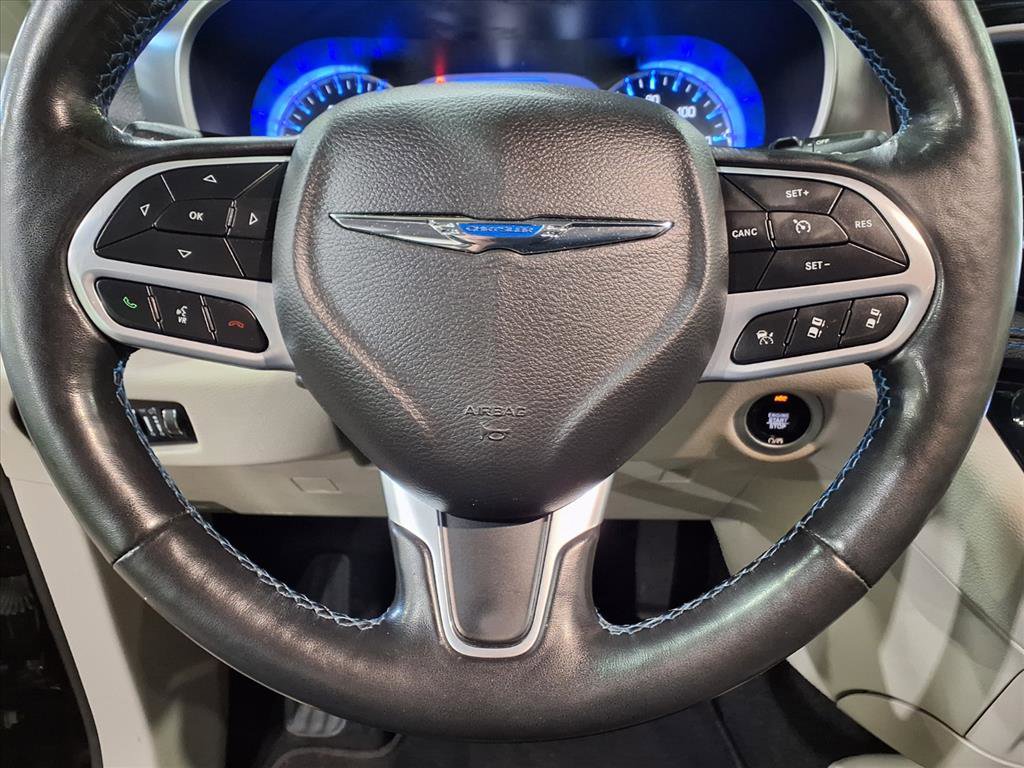 Used 2021 Chrysler Pacifica Touring-L w/ Premium & Safety Sphere Group image 10