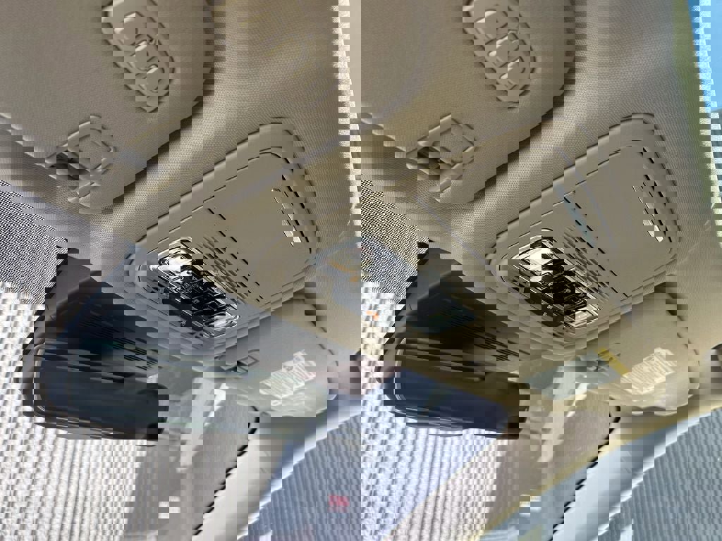 Used 2025 Lincoln Nautilus Reserve AWD/4WD image 35