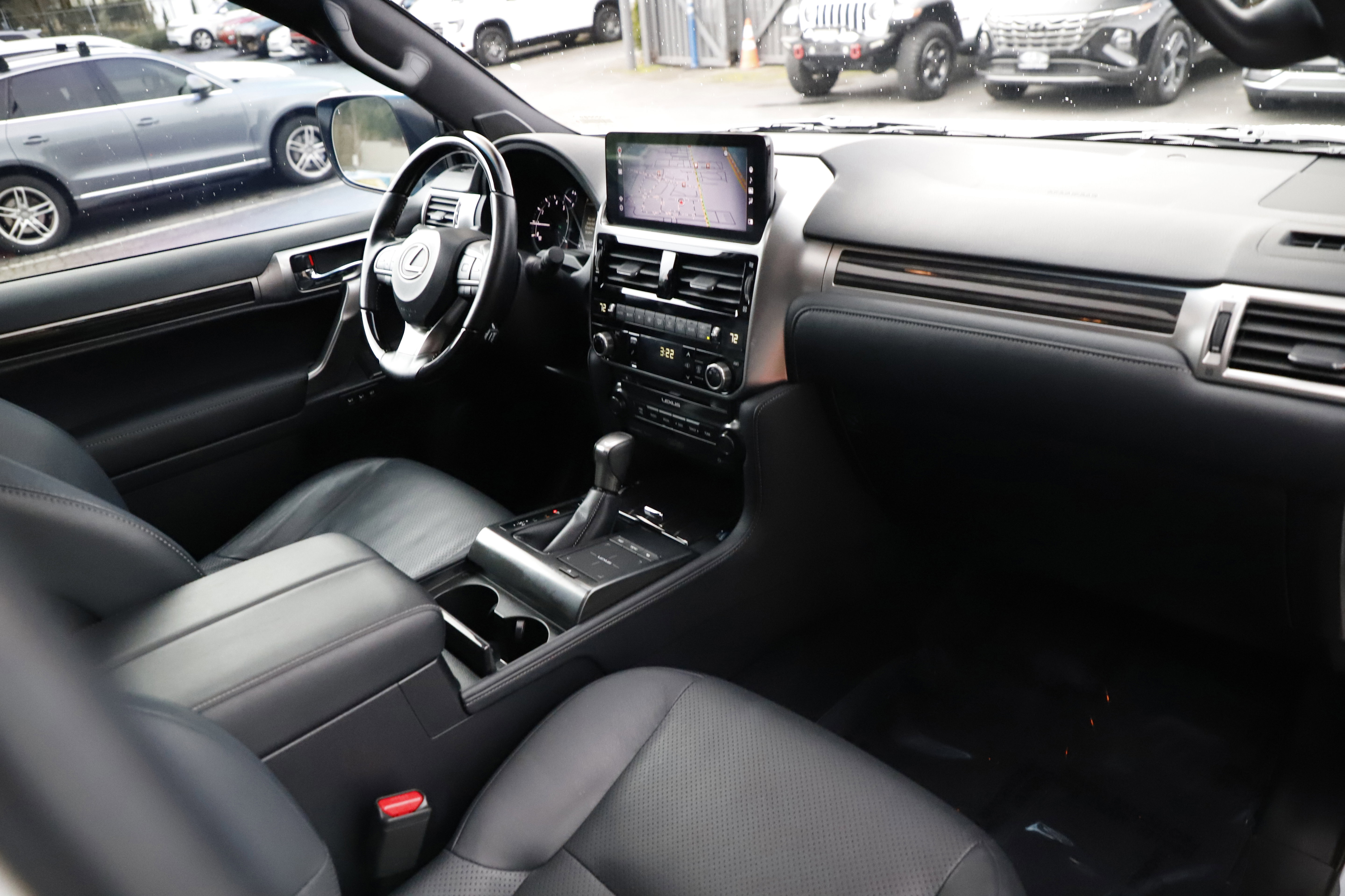 Used 2022 Lexus GX 460 Luxury w/ Sport Design Package image 12