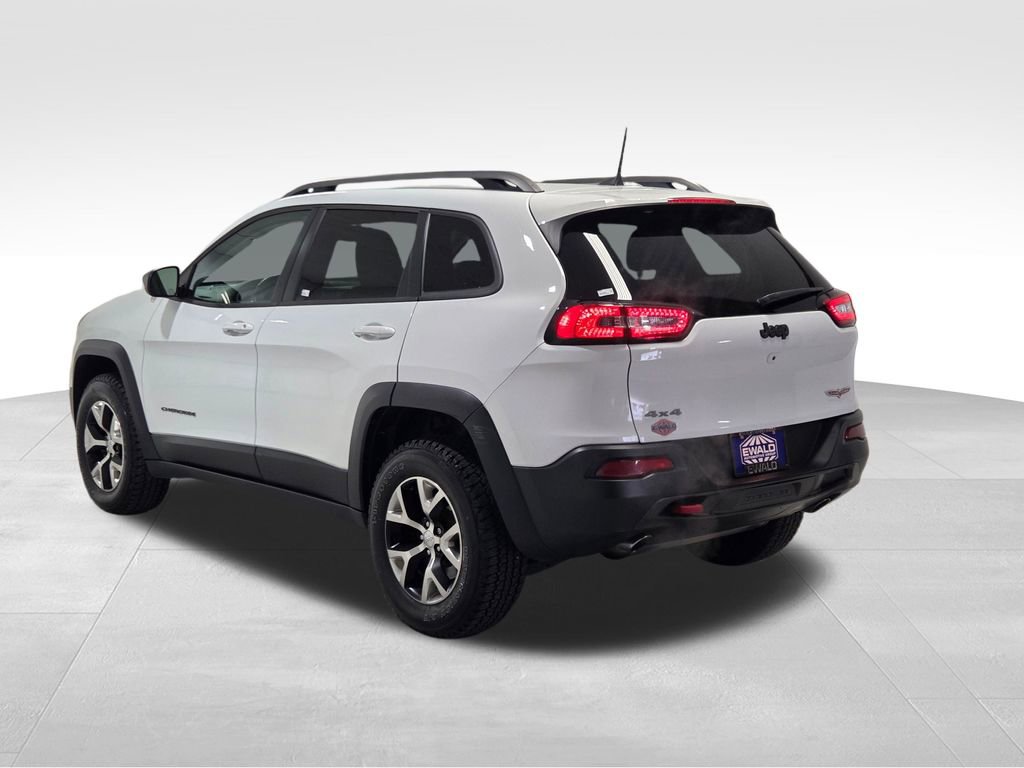 Used 2016 Jeep Cherokee Trailhawk w/ Cold Weather Group image 18