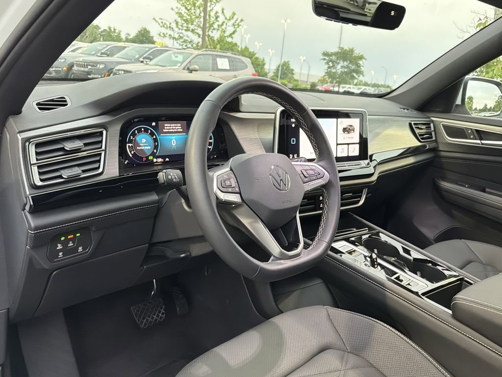 Used 2024 Volkswagen Atlas Cross Sport SE FWD image 10