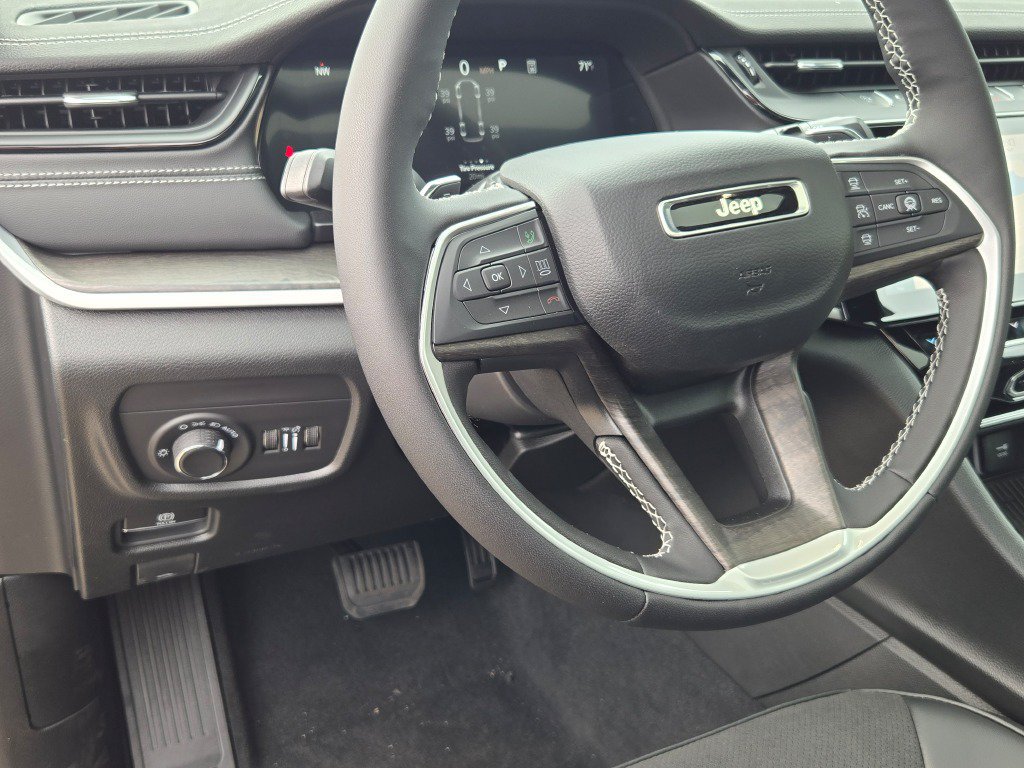 New 2027 Jeep Grand Cherokee L 4WD image 32