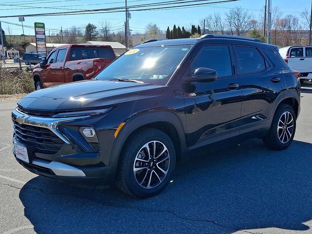 Certified 2024 Chevrolet TrailBlazer LT w/ LT Cold Weather Package FWD image 3