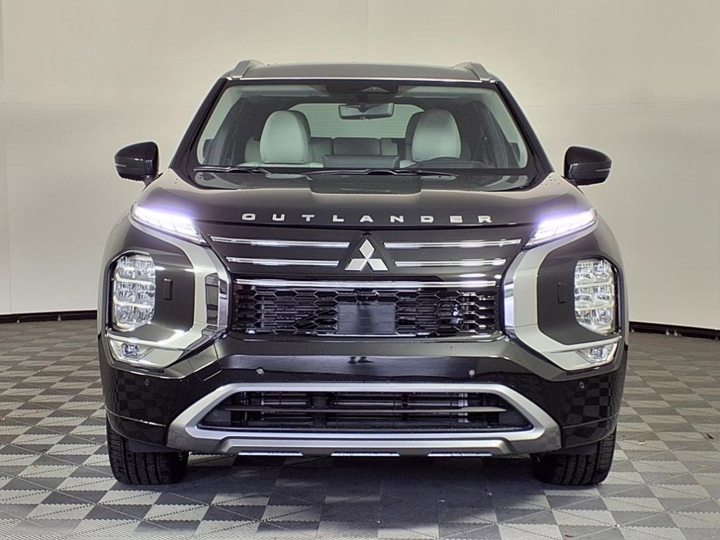 New 2025 Mitsubishi Outlander AWD image 2