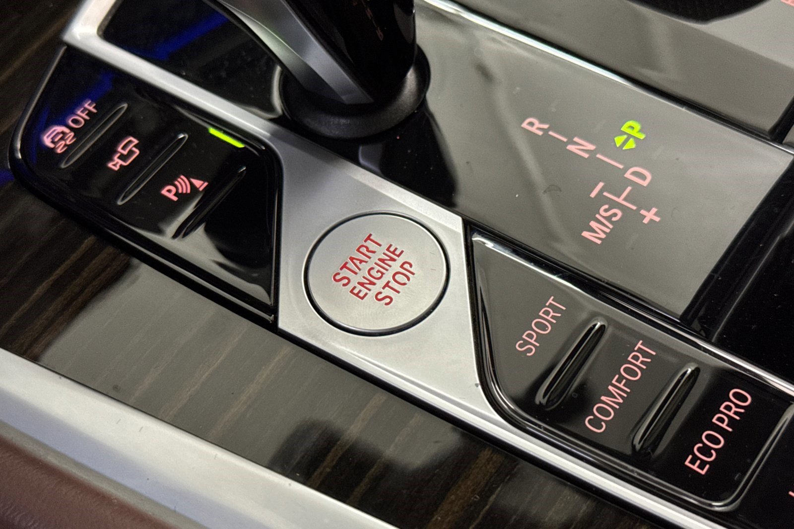 Used 2023 BMW X6 xDrive40i w/ M Sport Package AWD/4WD image 35