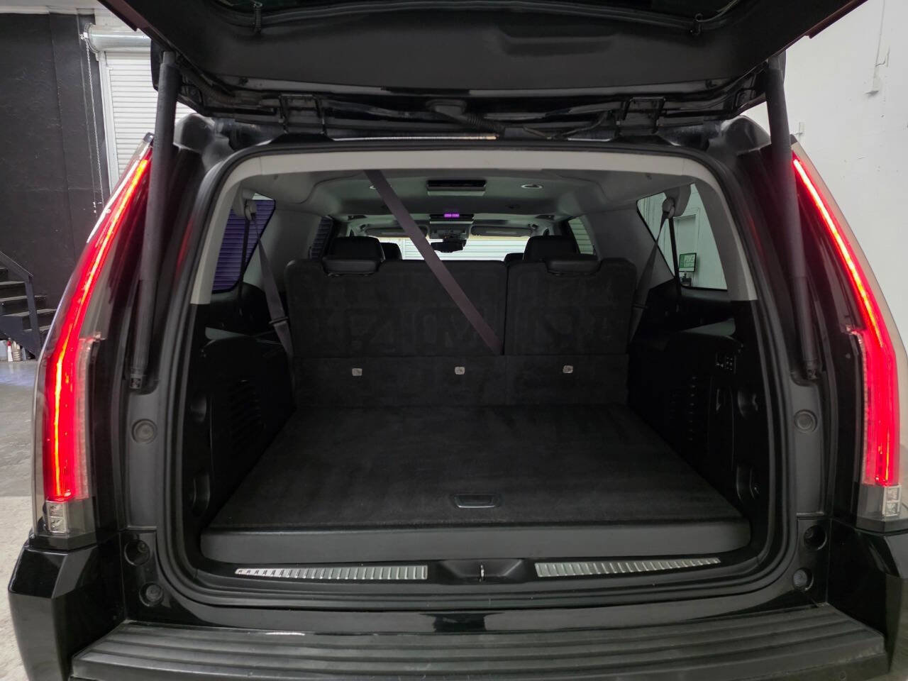 Used 2016 Cadillac Escalade ESV Luxury image 53