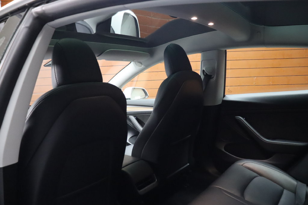 Used 2022 Tesla Model 3 Long Range AWD/4WD image 17
