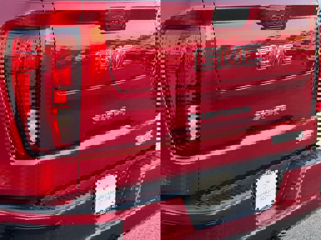 Used 2023 GMC Sierra 1500 Elevation image 9