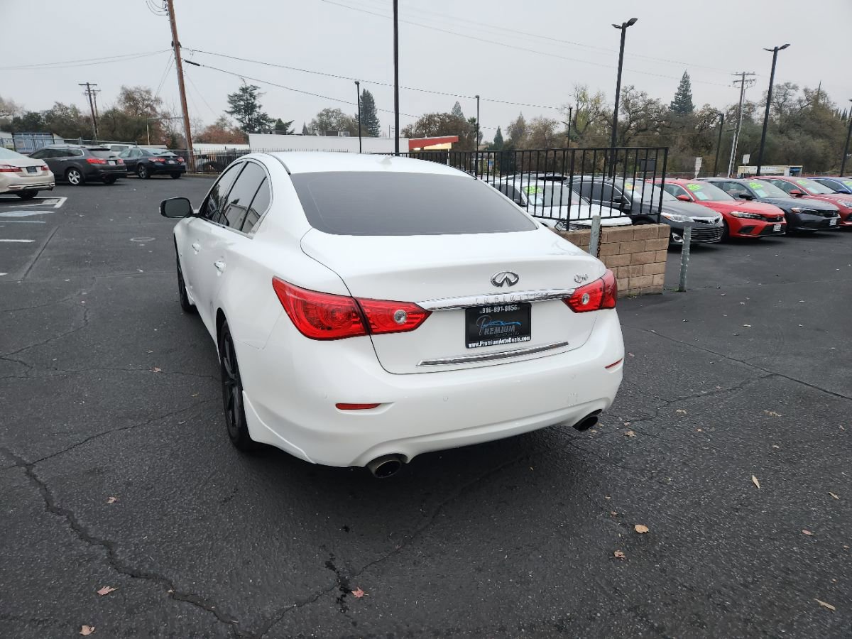 Used 2017 INFINITI Q50 Premium w/ 2.0T Premium Plus Package RWD image 3
