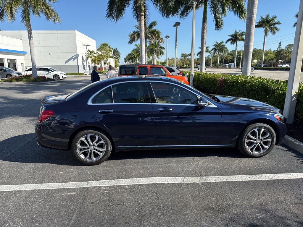 Used 2016 Mercedes-Benz C 300 4MATIC Sedan image 4