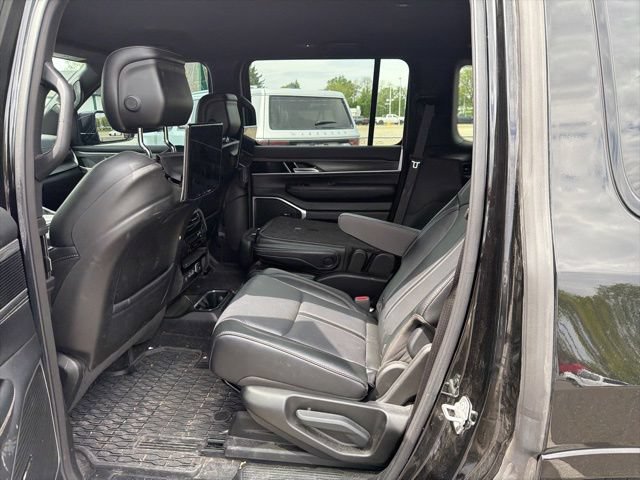 Used 2024 Jeep Wagoneer Series II w/ Rear Seat Video Group 1 AWD/4WD image 6