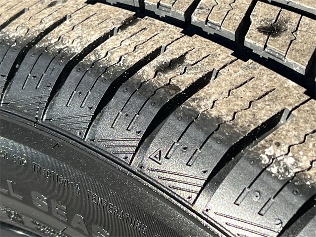 Certified 2023 Jeep Grand Cherokee Limited w/ Black Appearance Package image 8