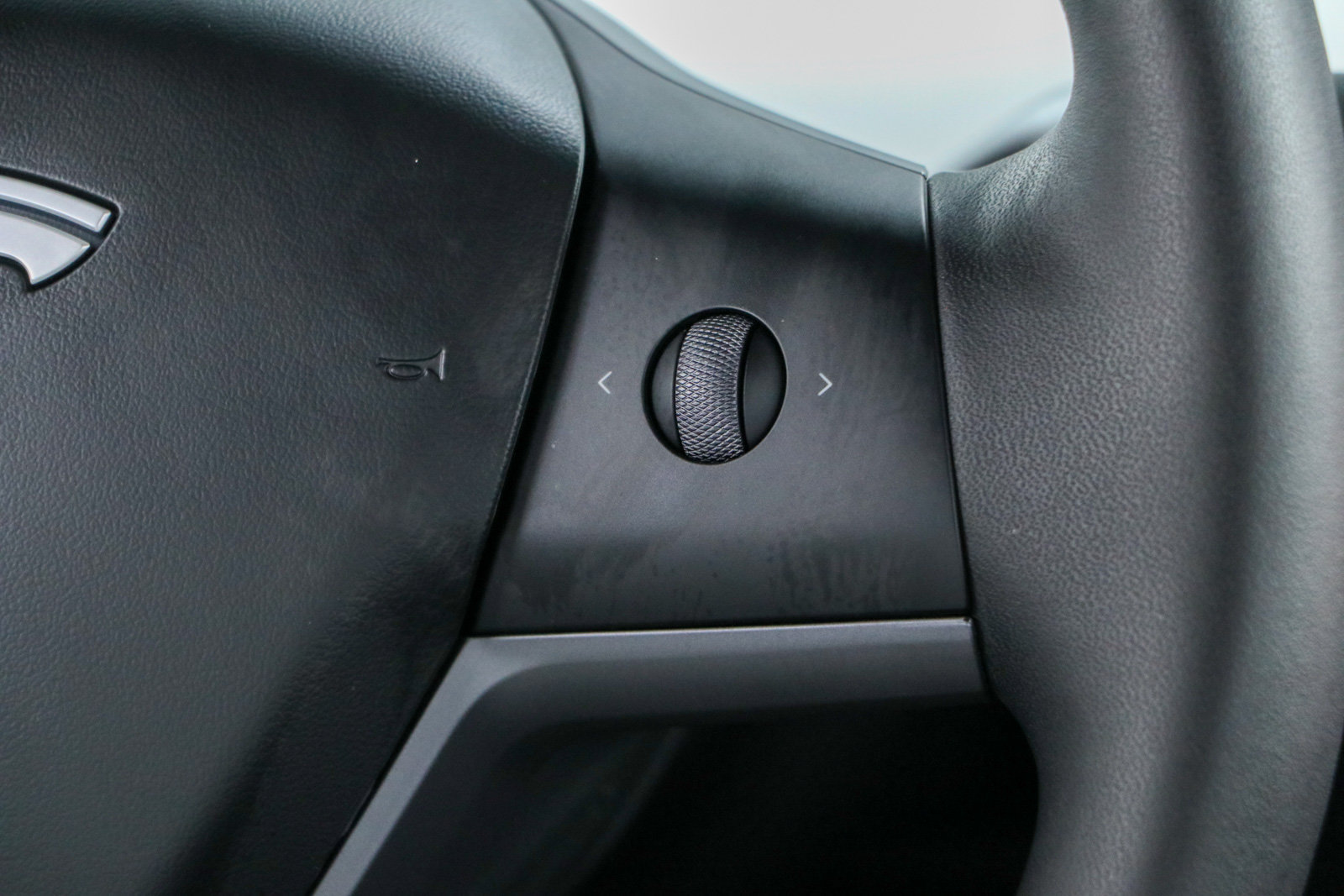 Used 2024 Tesla Model Y Long Range RWD image 14