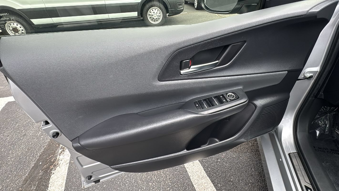 Used 2024 Toyota Prius XLE FWD image 13