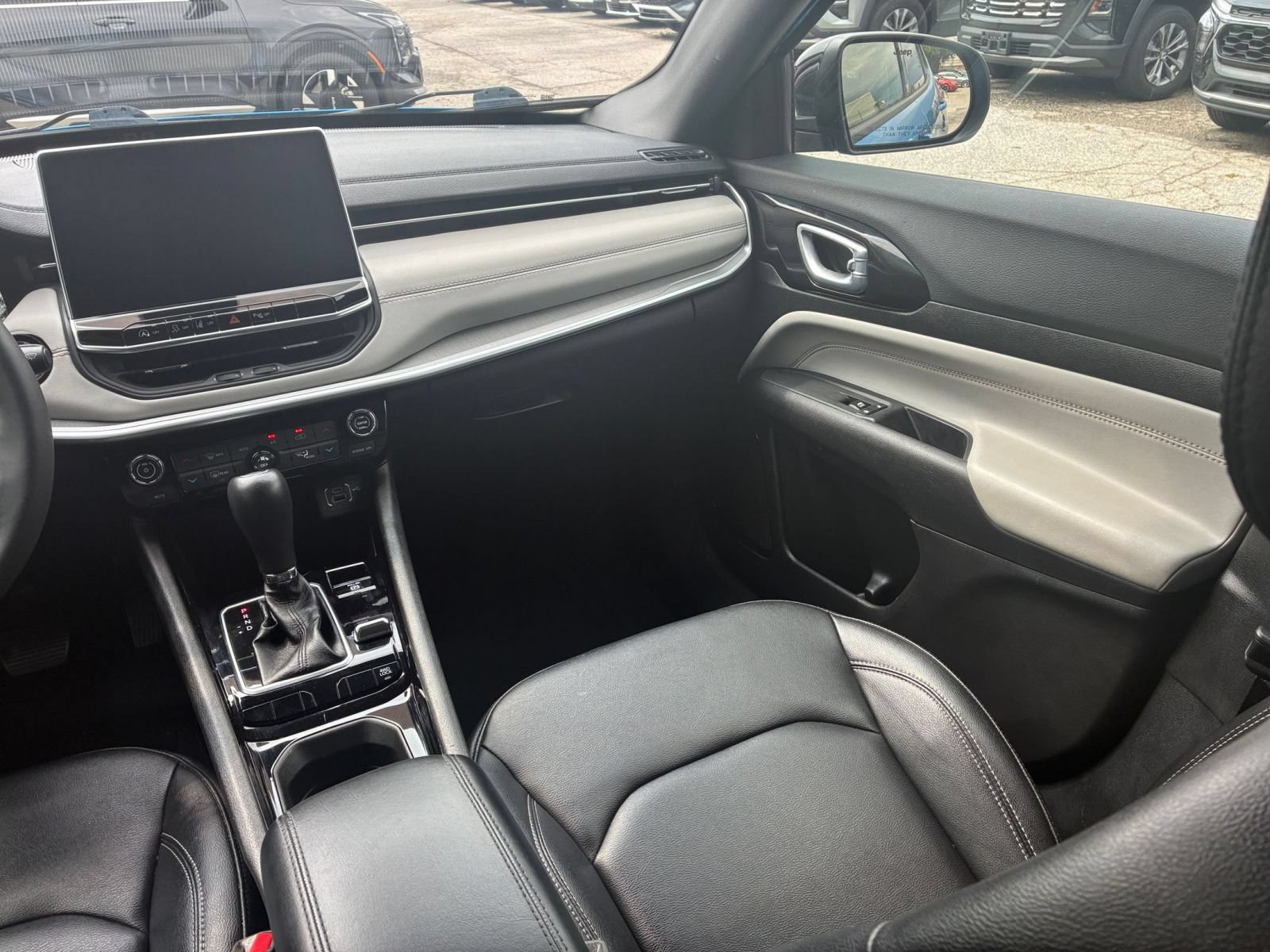 Used 2025 Jeep Compass Limited AWD/4WD image 29