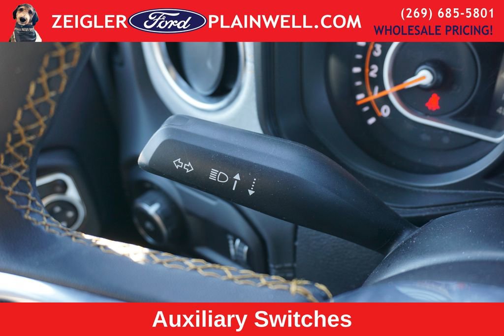 Used 2024 Jeep Wrangler Sahara w/ Technology Group image 27