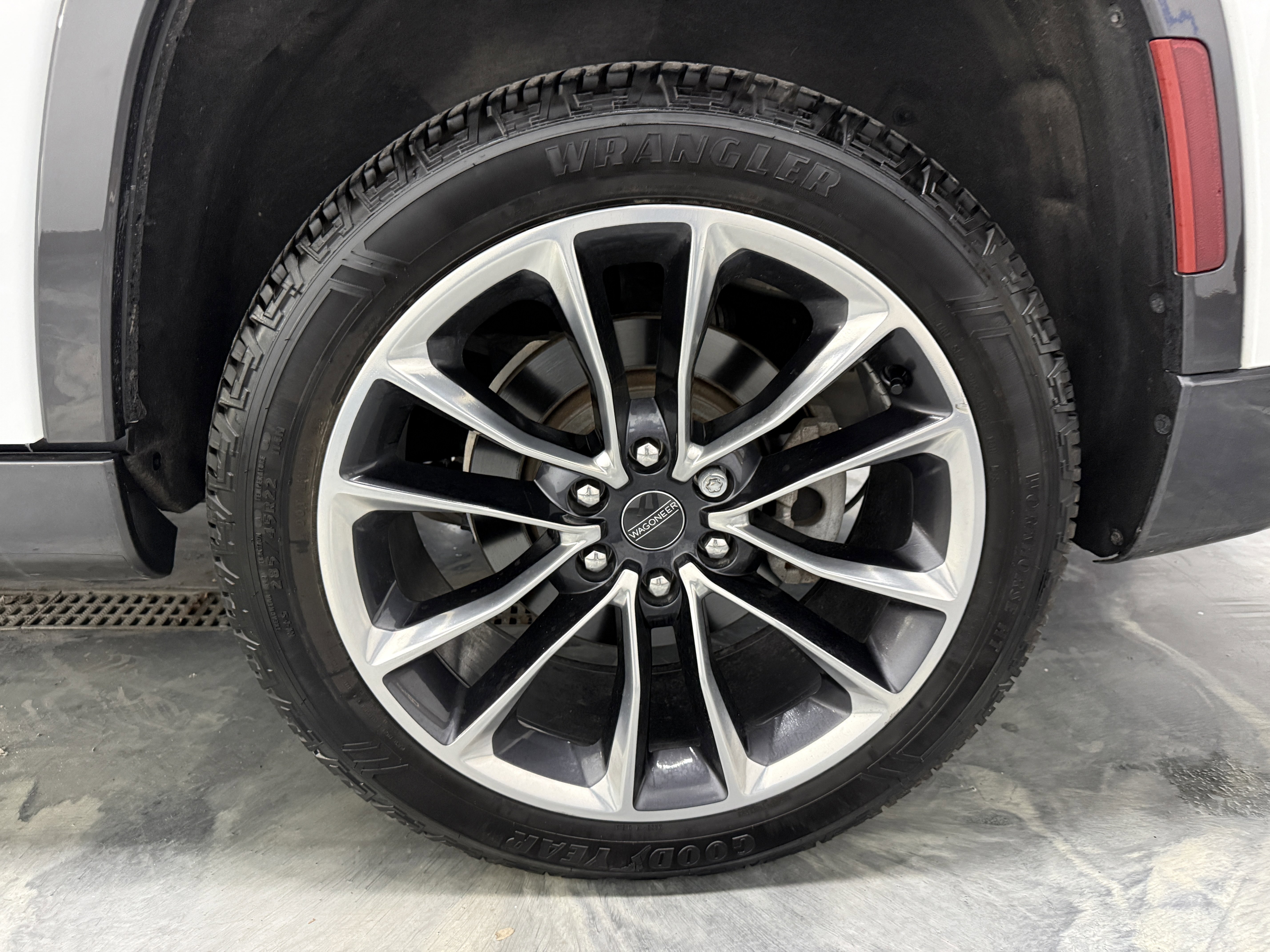 Used 2022 Jeep Wagoneer Series III w/ Premium Group I image 33