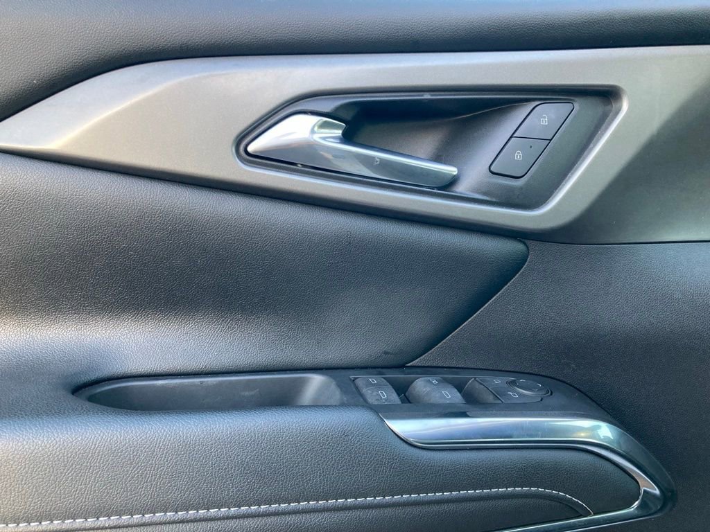 Used 2024 Chevrolet Traverse LT w/ Midnight/Sport Edition image 14