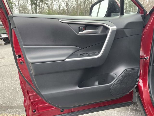 Used 2025 Toyota RAV4 XLE image 17