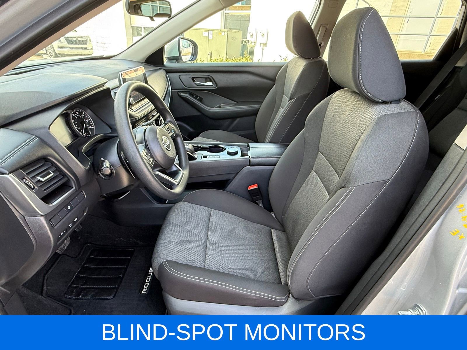 Used 2024 Nissan Rogue SV image 16