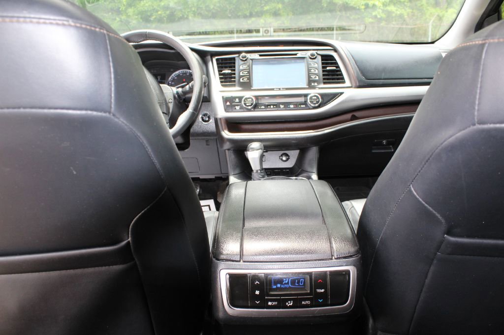 Used 2015 Toyota Highlander XLE image 33
