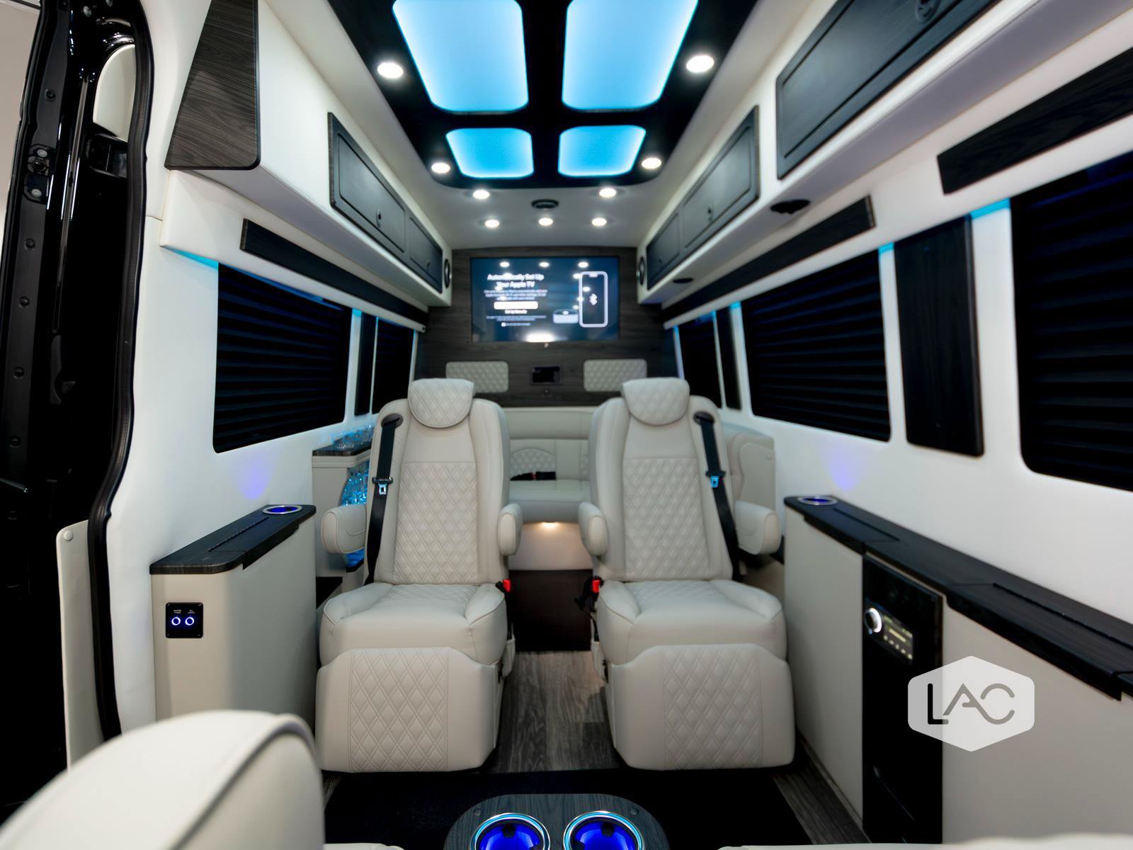 Used 2024 Mercedes-Benz Sprinter 3500 image 8