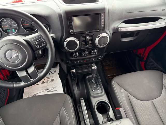 Used 2014 Jeep Wrangler Unlimited Sahara w/ Connectivity Group AWD/4WD image 22