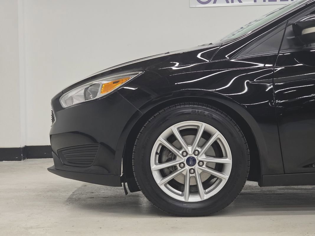 Used 2018 Ford Focus SE w/ Cold Weather Package FWD image 37