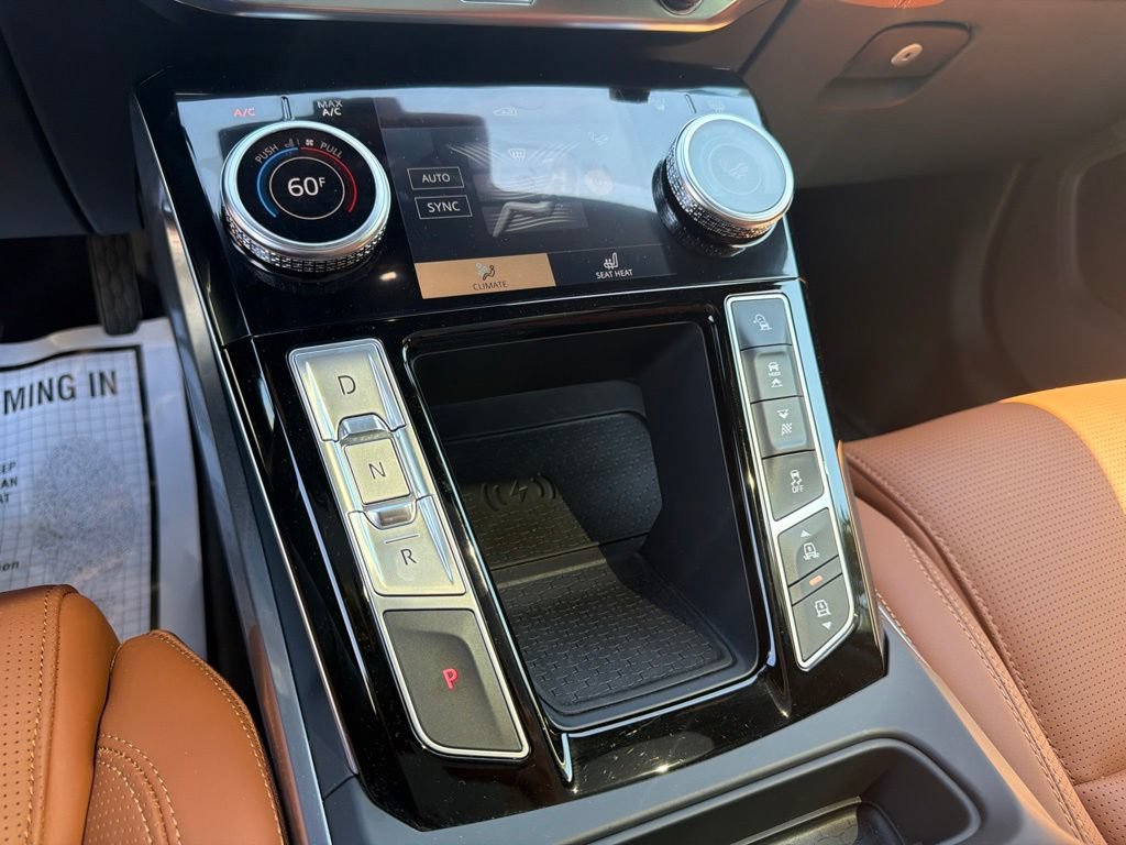 Certified 2024 Jaguar I-PACE R-Dynamic HSE AWD/4WD image 19