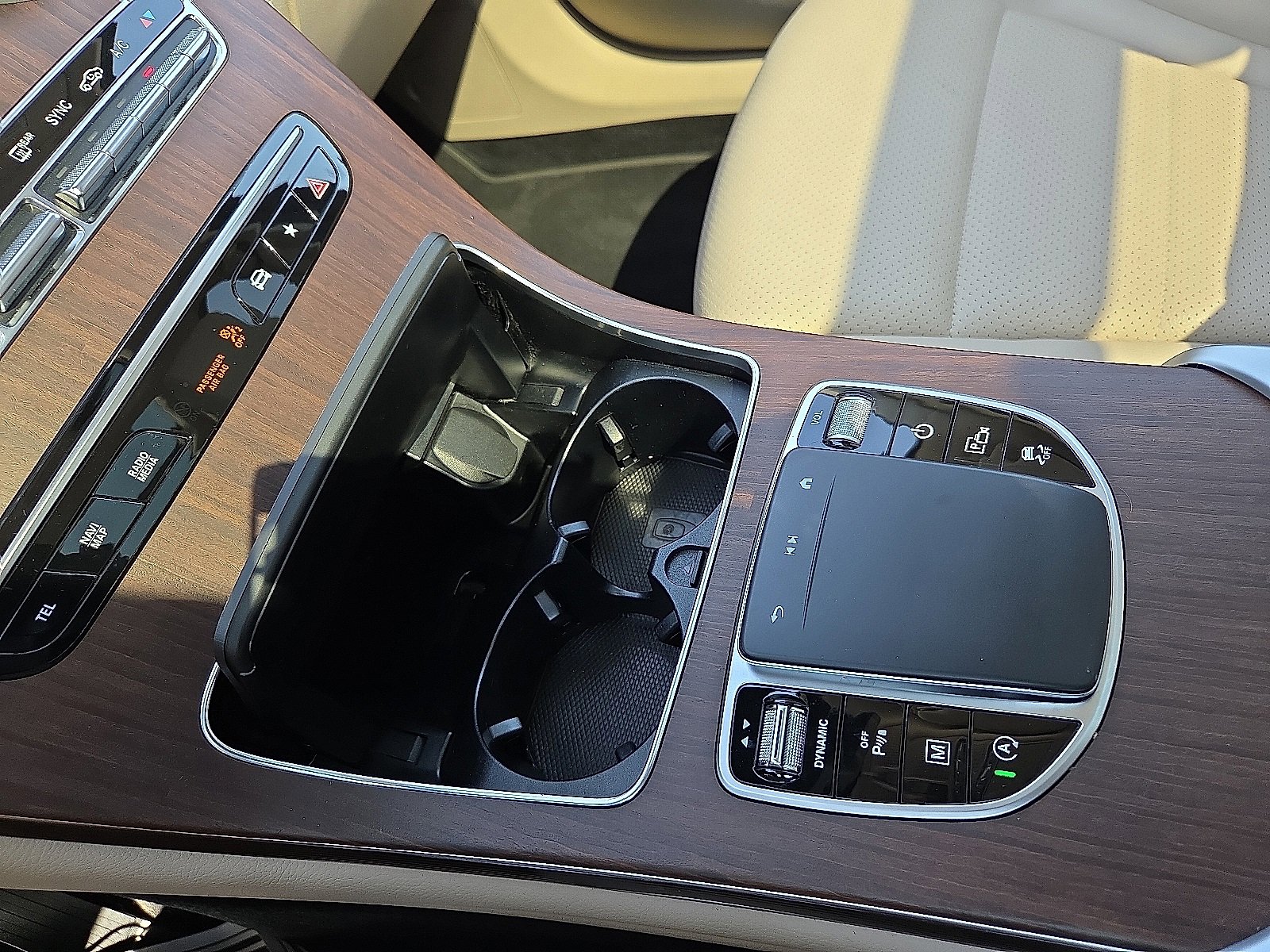 Used 2022 Mercedes-Benz GLC 300 GLC 300 w/ Premium Package Lite image 25