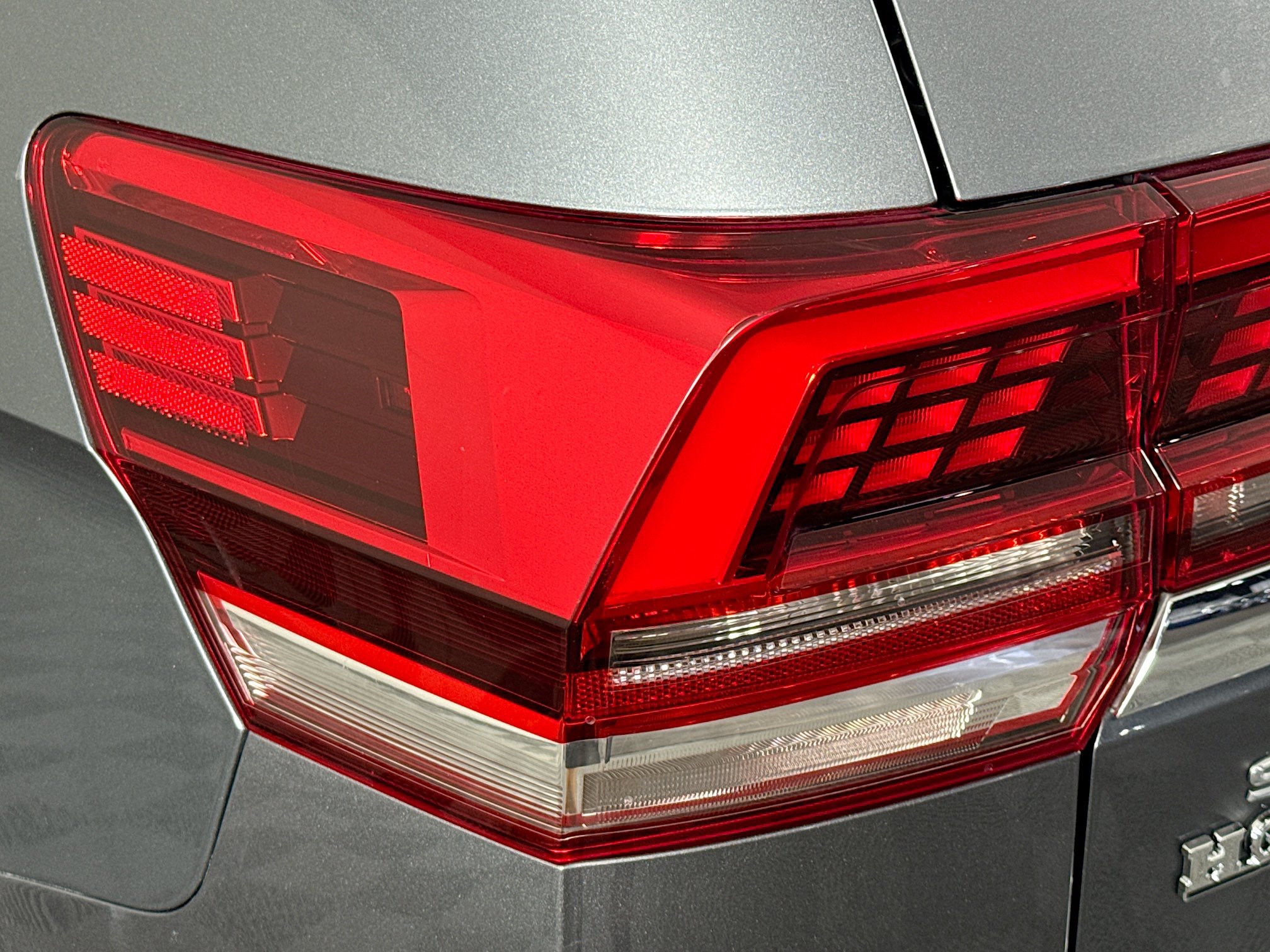 Used 2019 Volkswagen Atlas SEL Premium AWD/4WD image 34