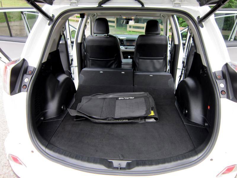 Used 2016 Toyota RAV4 Limited image 10